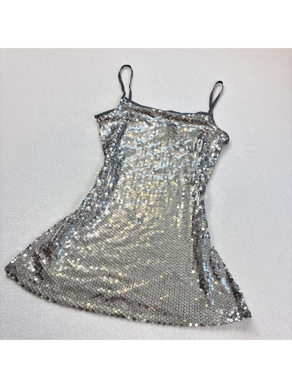 Voice vintage silver sequin tank top!! Size small